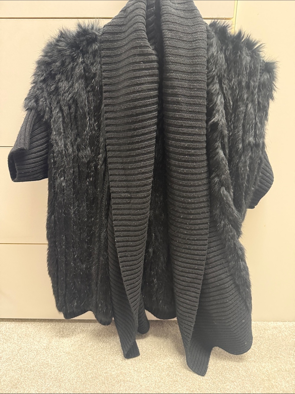 Elegant Black Faux-Fur Trim Open-Front Shrug - Picture 3 of 4